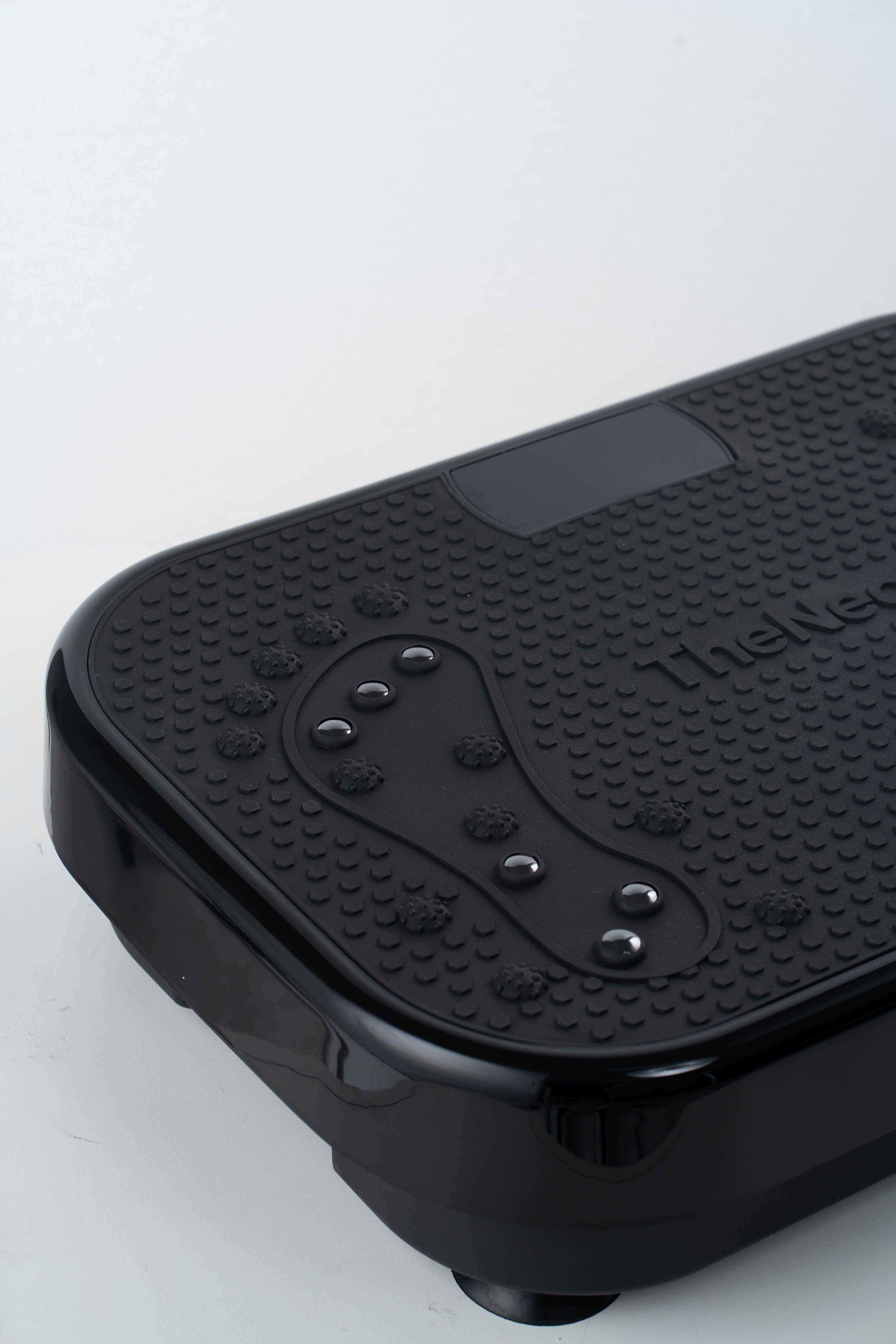 theneat-neatshake-vibration-plate-black-01
